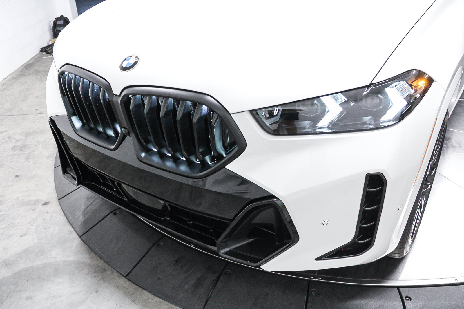 New 2027 BMW X6 xDrive40i AWD/4WD image 11
