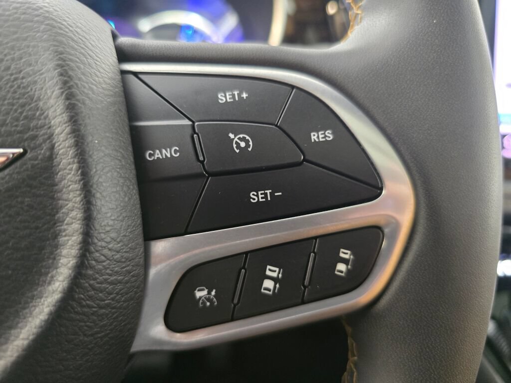 Used 2022 Chrysler Pacifica Pinnacle FWD image 23