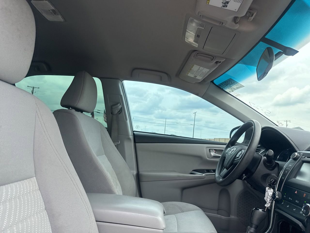 Used 2017 Toyota Camry SE FWD image 28