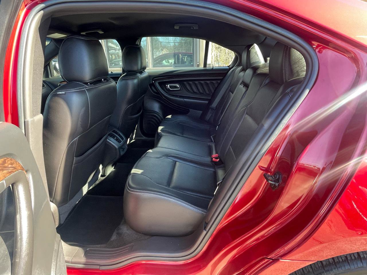 Used 2015 Ford Taurus Limited image 9