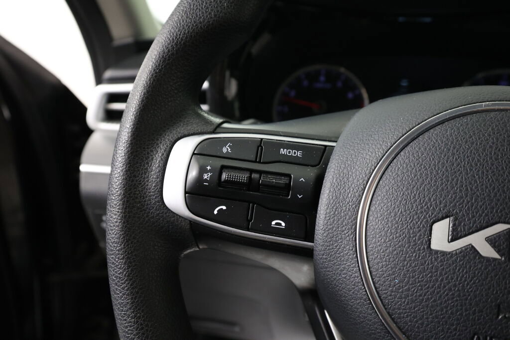 Used 2023 Kia K5 LXS FWD image 30