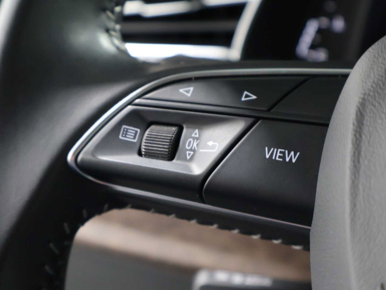 Used 2020 Audi Q8 Prestige w/ Prestige Package AWD/4WD image 26