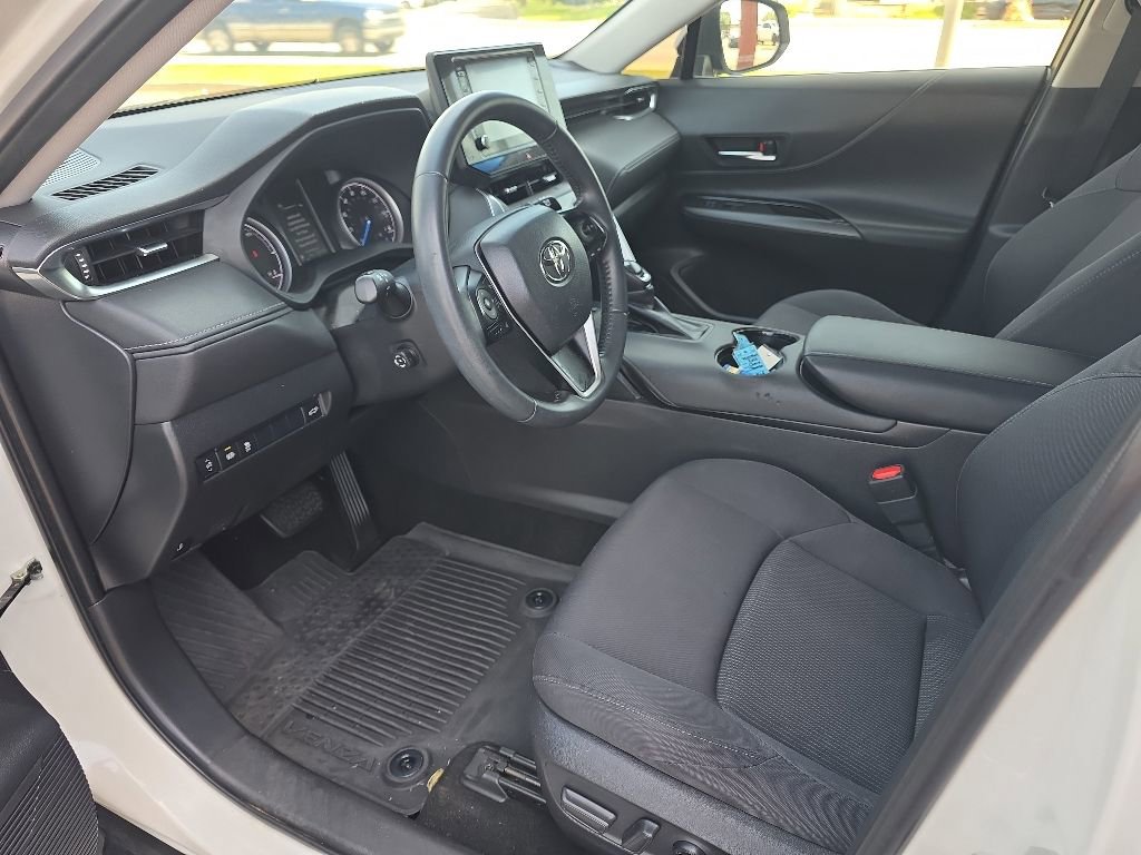 Certified 2021 Toyota Venza LE AWD/4WD image 7