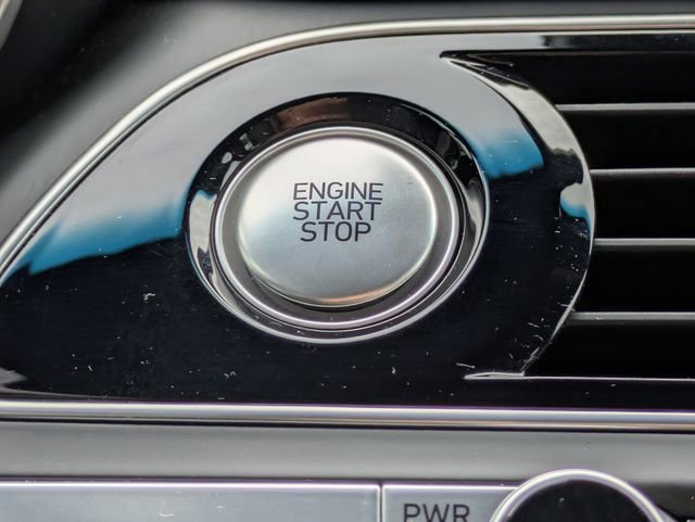 Used 2023 Genesis G70 3.3T image 29