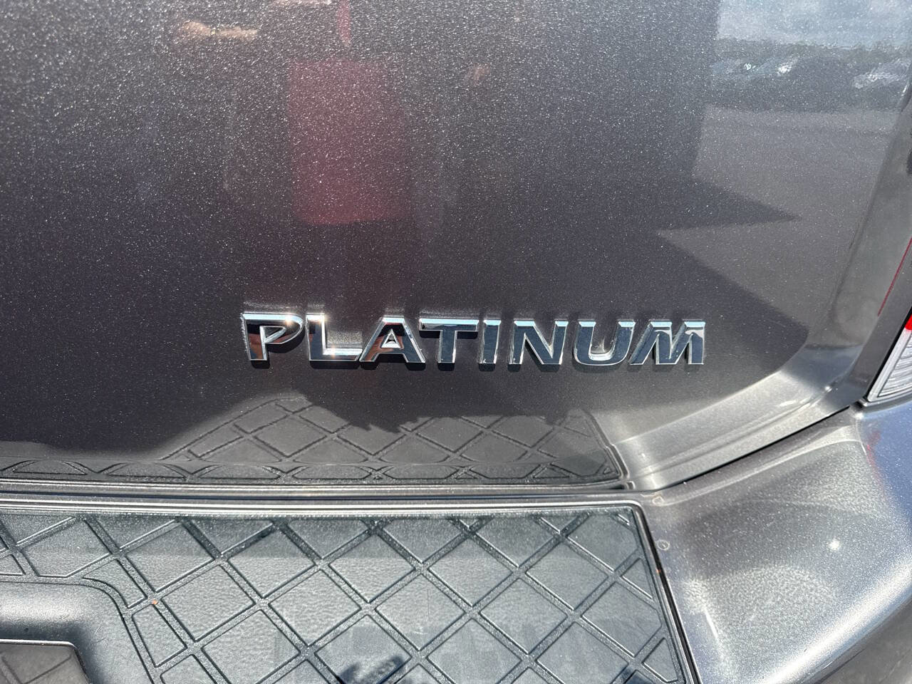 Used 2010 Nissan Armada Platinum image 8