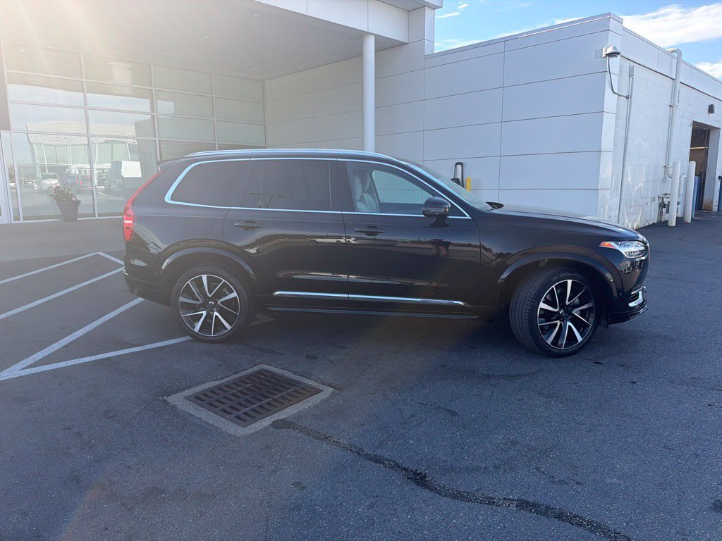 Certified 2024 Volvo XC90 T8 Plus AWD/4WD image 3
