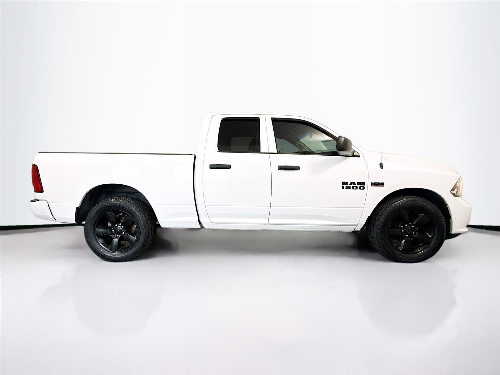 Used 2018 RAM 1500 Express RWD image 26