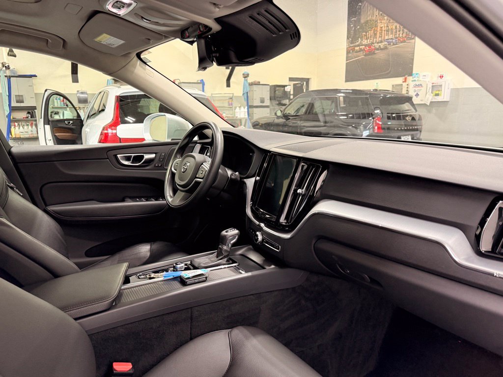 Used 2020 Volvo XC60 T6 Momentum w/ Advanced Package AWD/4WD image 28