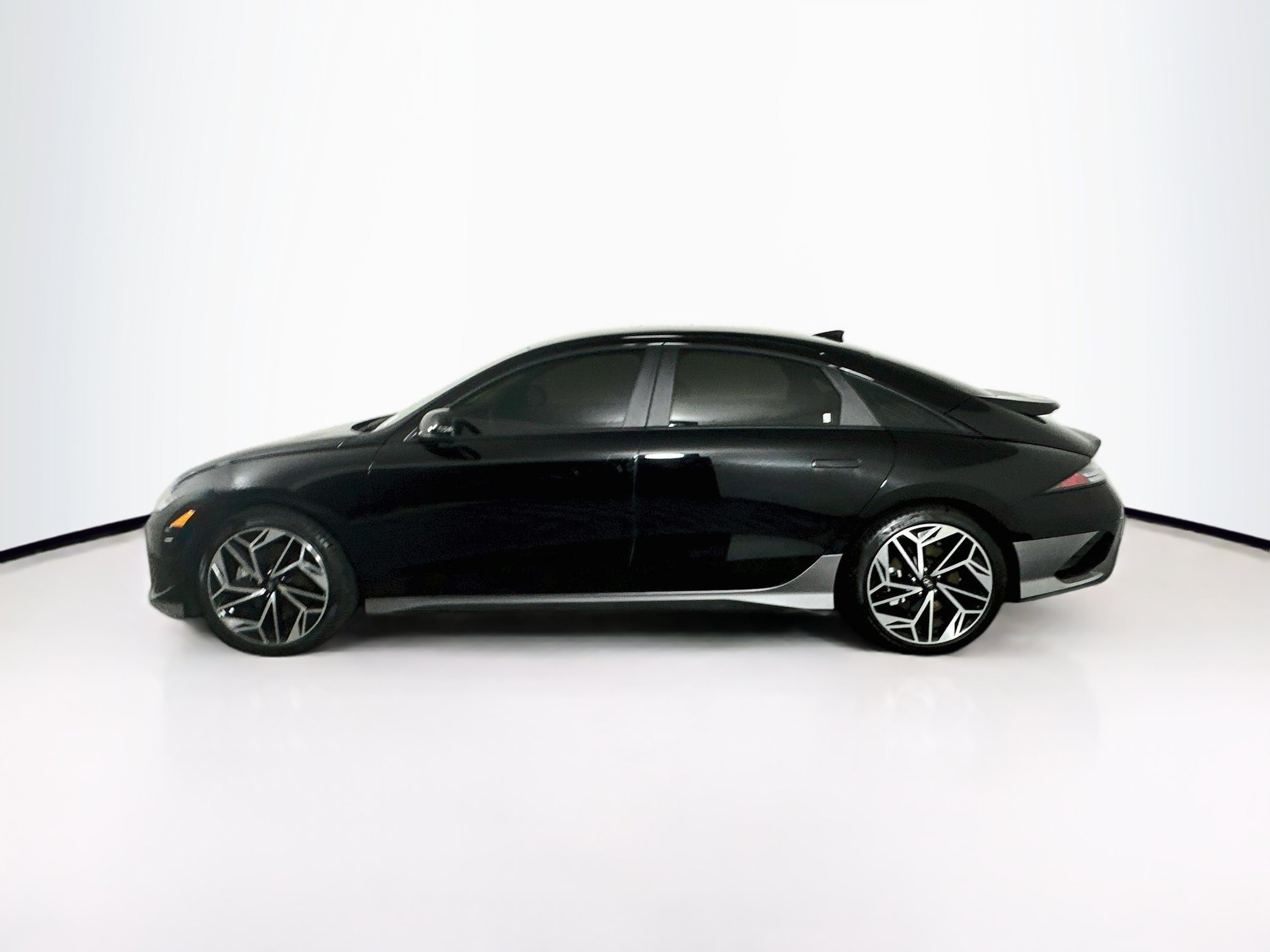Used 2025 Hyundai Ioniq 6 SEL RWD image 4
