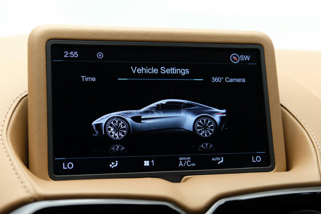 Used 2020 Aston Martin V8 Vantage Coupe RWD image 42