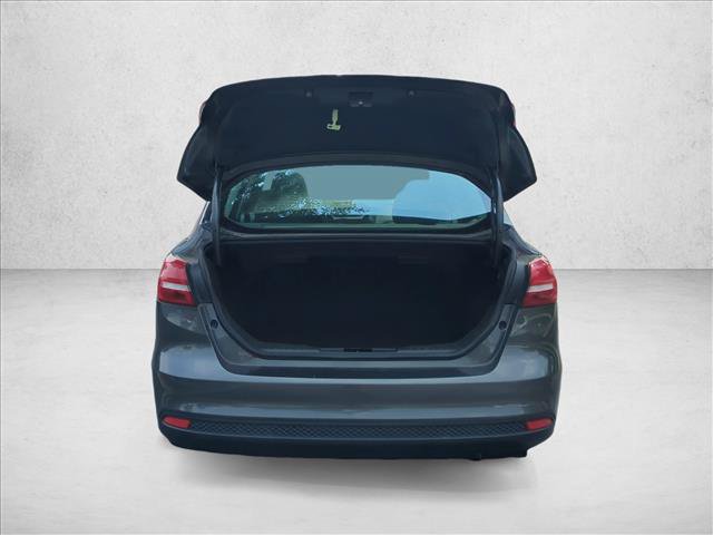 Used 2017 Ford Focus SE FWD image 6