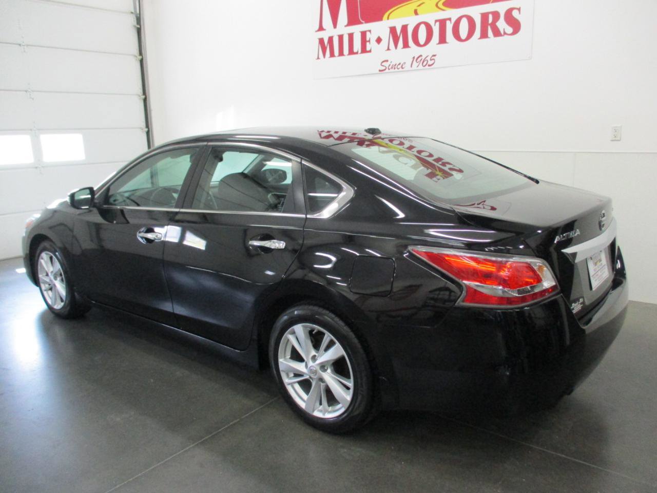 Used 2015 Nissan Altima 2.5 SL w/ Technology Package FWD image 4
