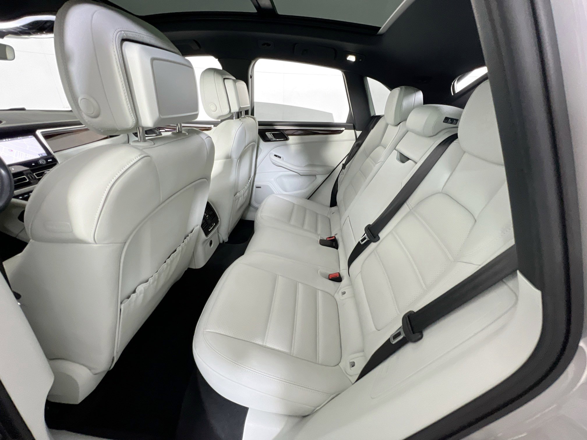 Used 2023 Porsche Macan S image 25