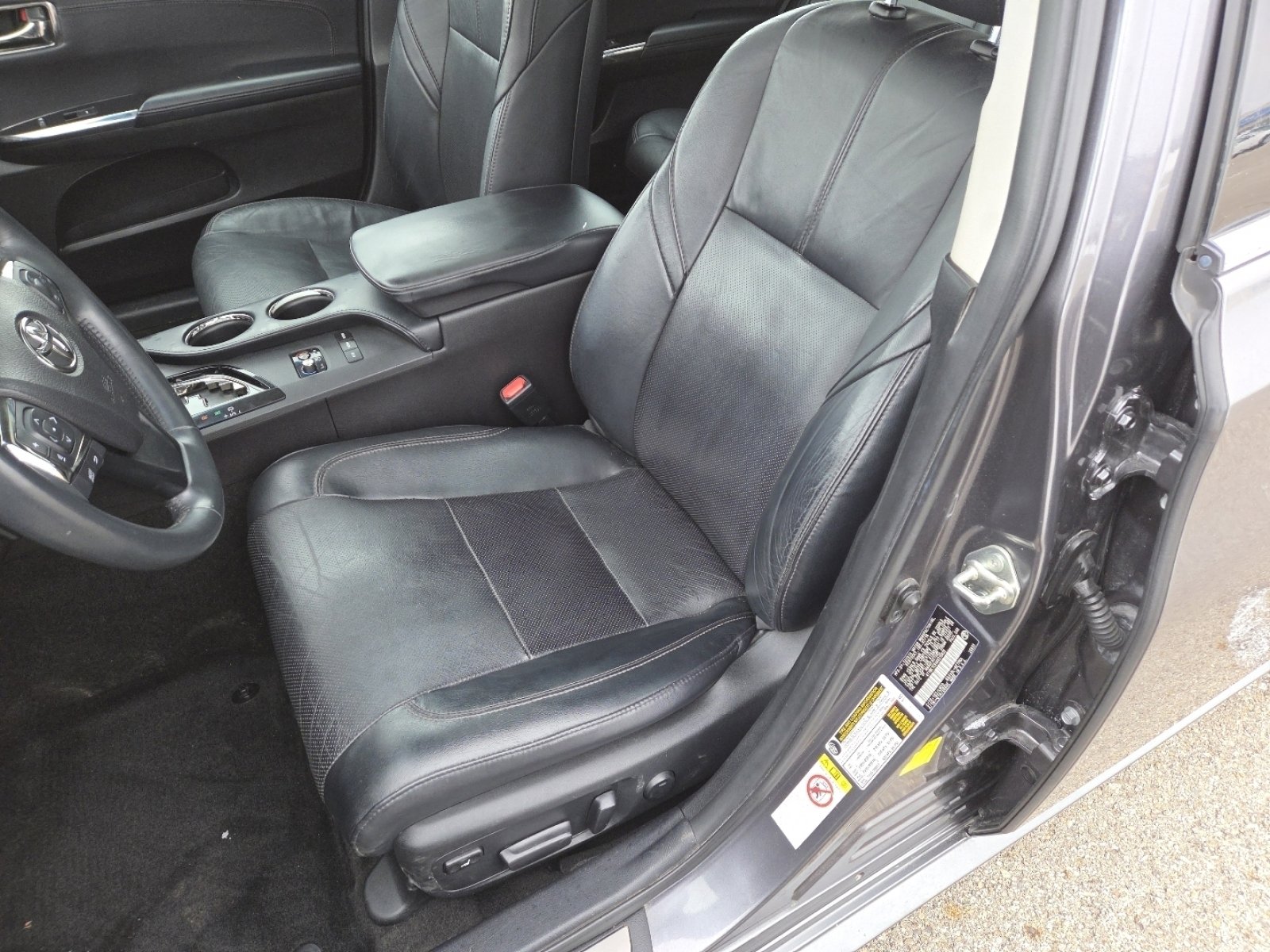 Used 2016 Toyota Avalon Limited image 26