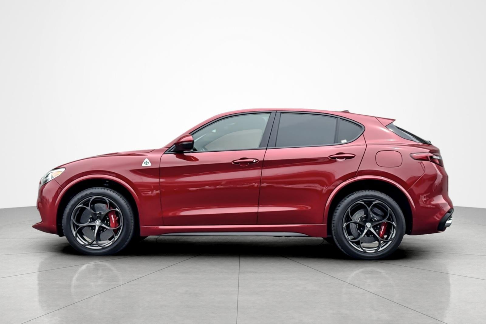 Used 2019 Alfa Romeo Stelvio Quadrifoglio w/ Driver Assist Dynamic Package image 2
