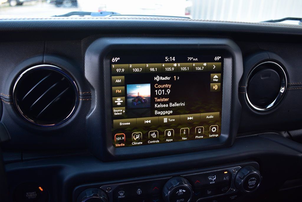 Used 2022 Jeep Wrangler Unlimited Sahara image 47