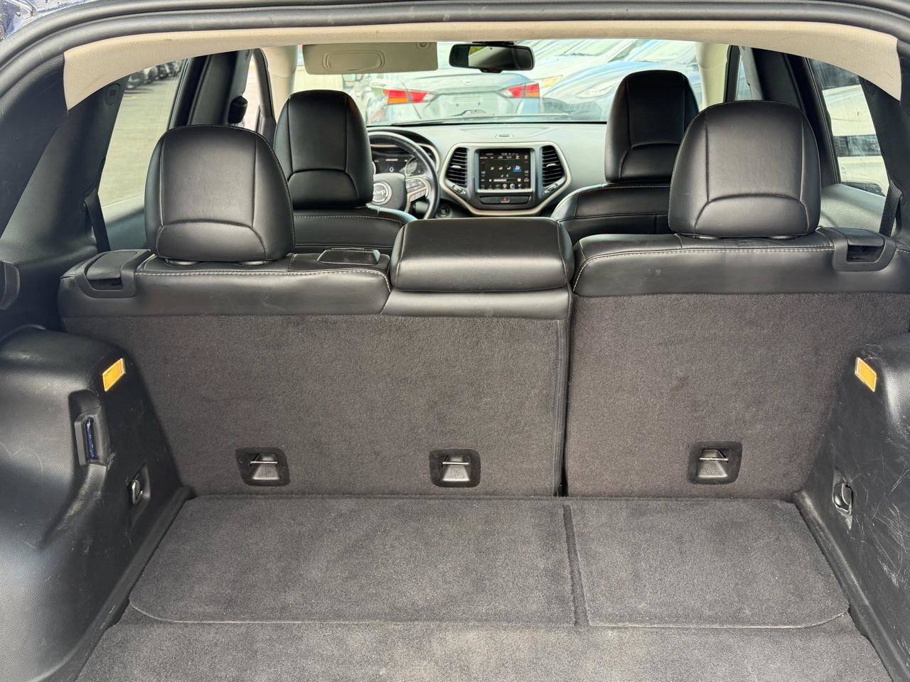 Used 2016 Jeep Cherokee Limited AWD/4WD image 7