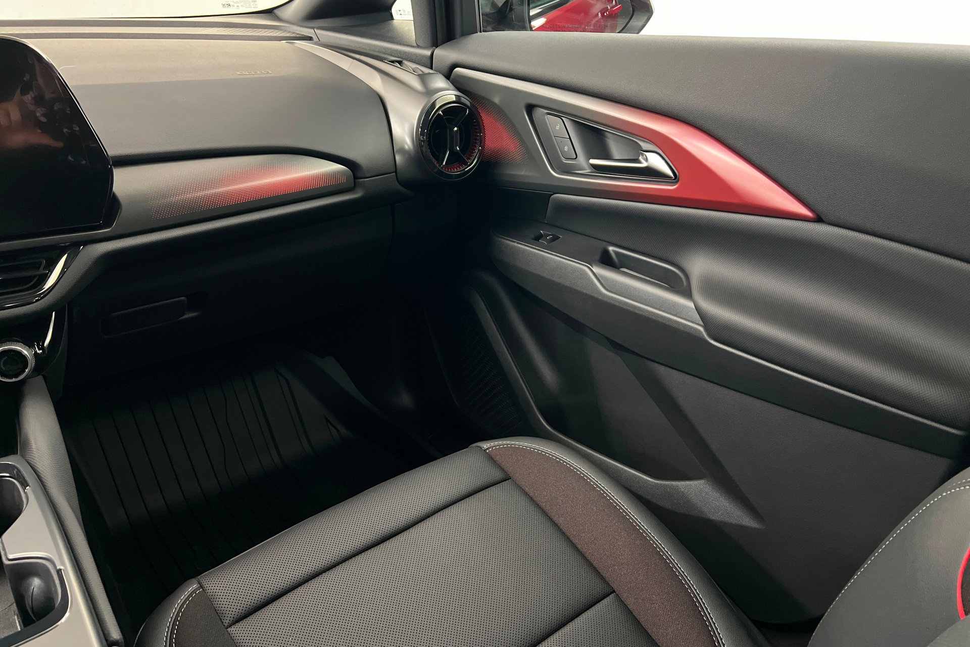 New 2026 Chevrolet Equinox EV RS w/ Convenience Package II AWD/4WD image 11