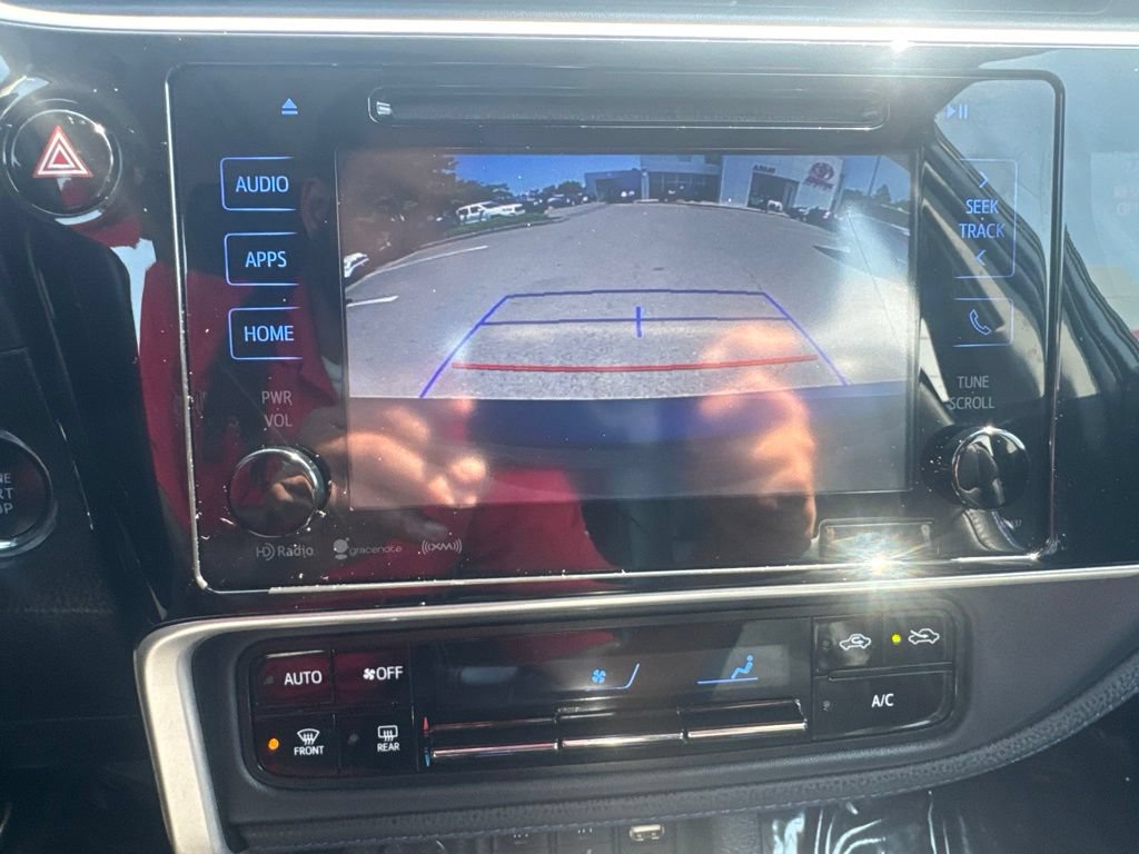 Used 2018 Toyota Corolla XSE FWD image 18