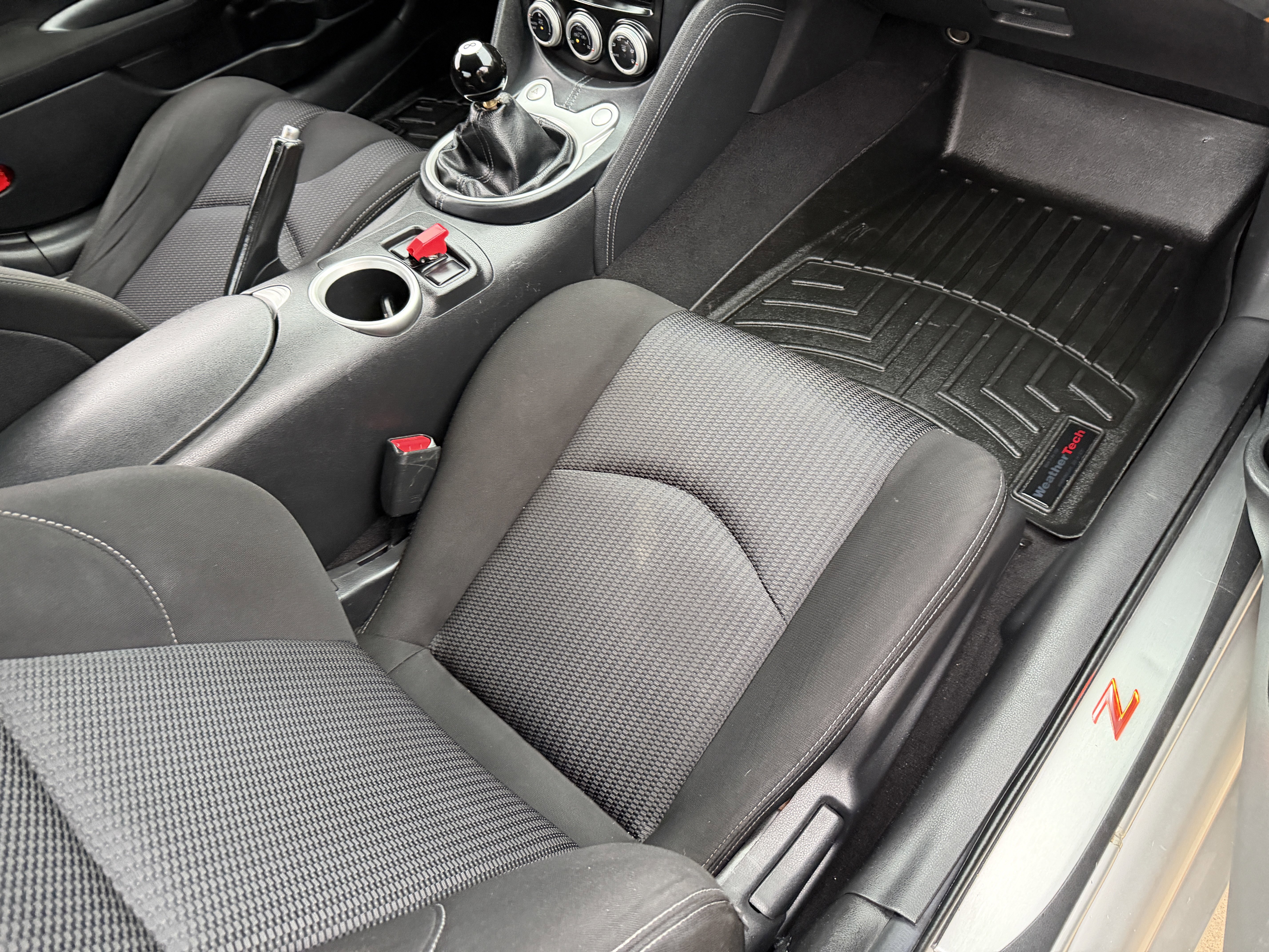 Used 2011 Nissan 370Z Coupe image 17