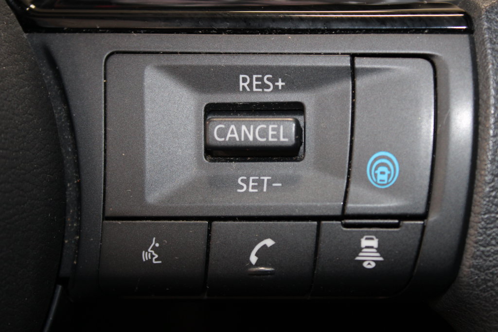 Used 2023 Nissan Rogue SV AWD/4WD image 33