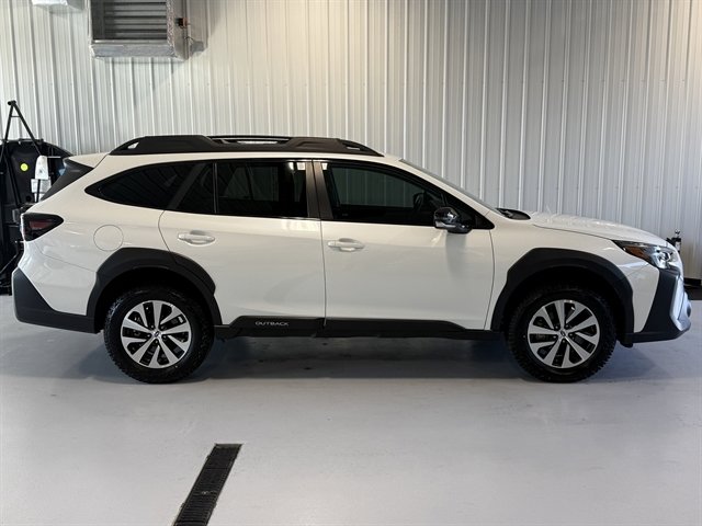 Used 2024 Subaru Outback Premium image 2