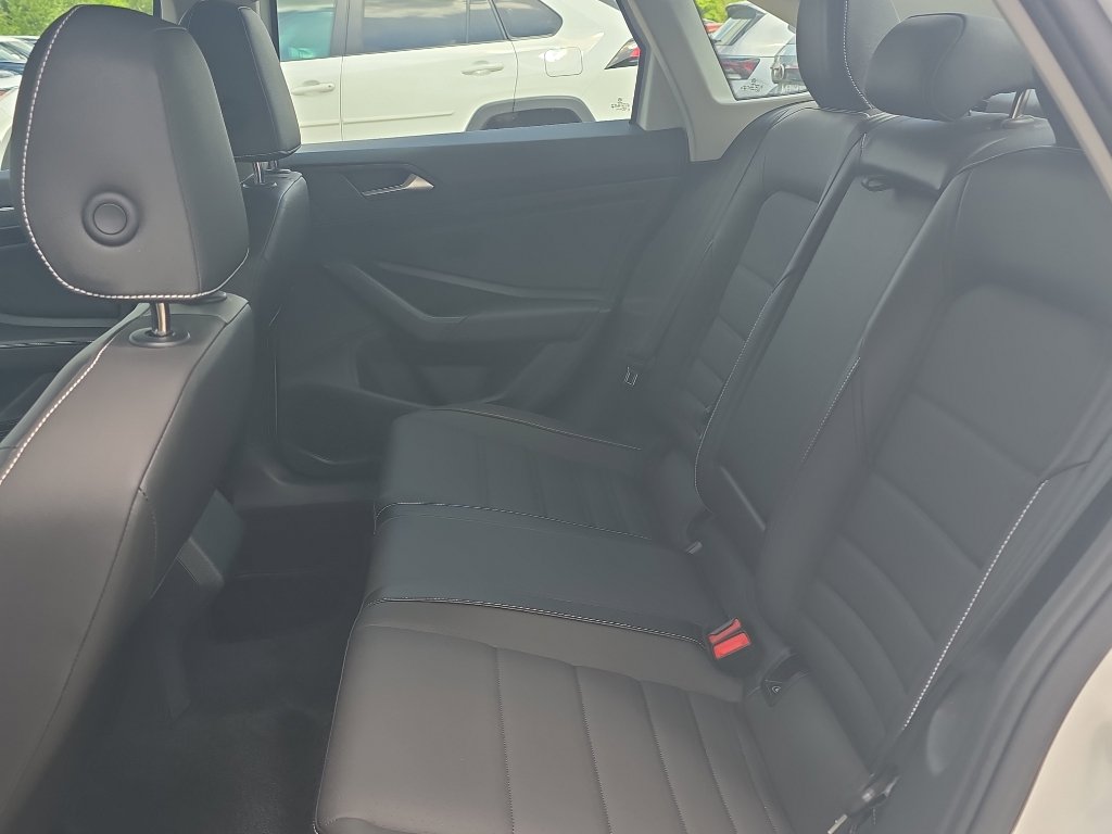 Used 2024 Volkswagen Jetta SE w/ Black Wheel Package FWD image 16