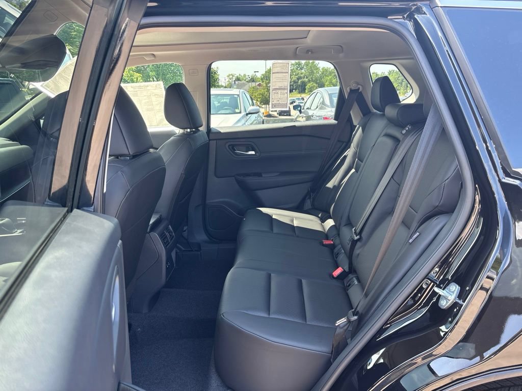 New 2026 Nissan Rogue Dark Armor AWD/4WD image 13