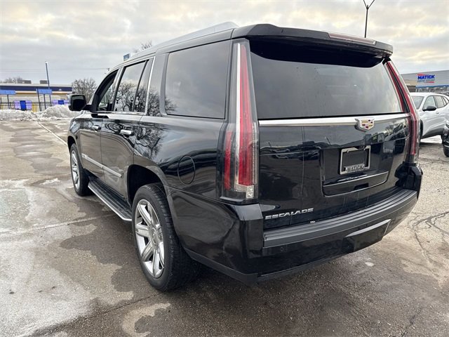 Used 2018 Cadillac Escalade Luxury image 4