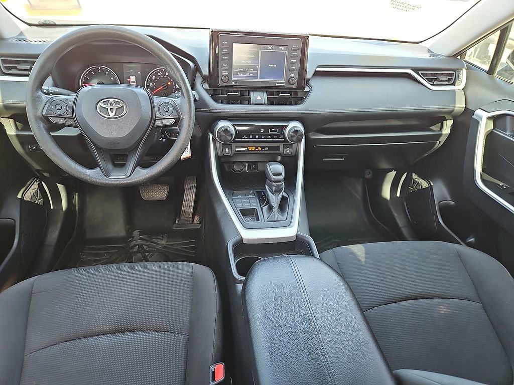 Used 2021 Toyota RAV4 LE AWD/4WD image 12