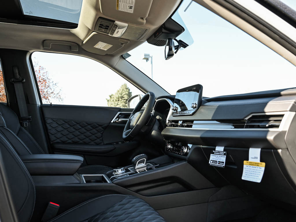 New 2025 Mitsubishi Outlander SEL image 11