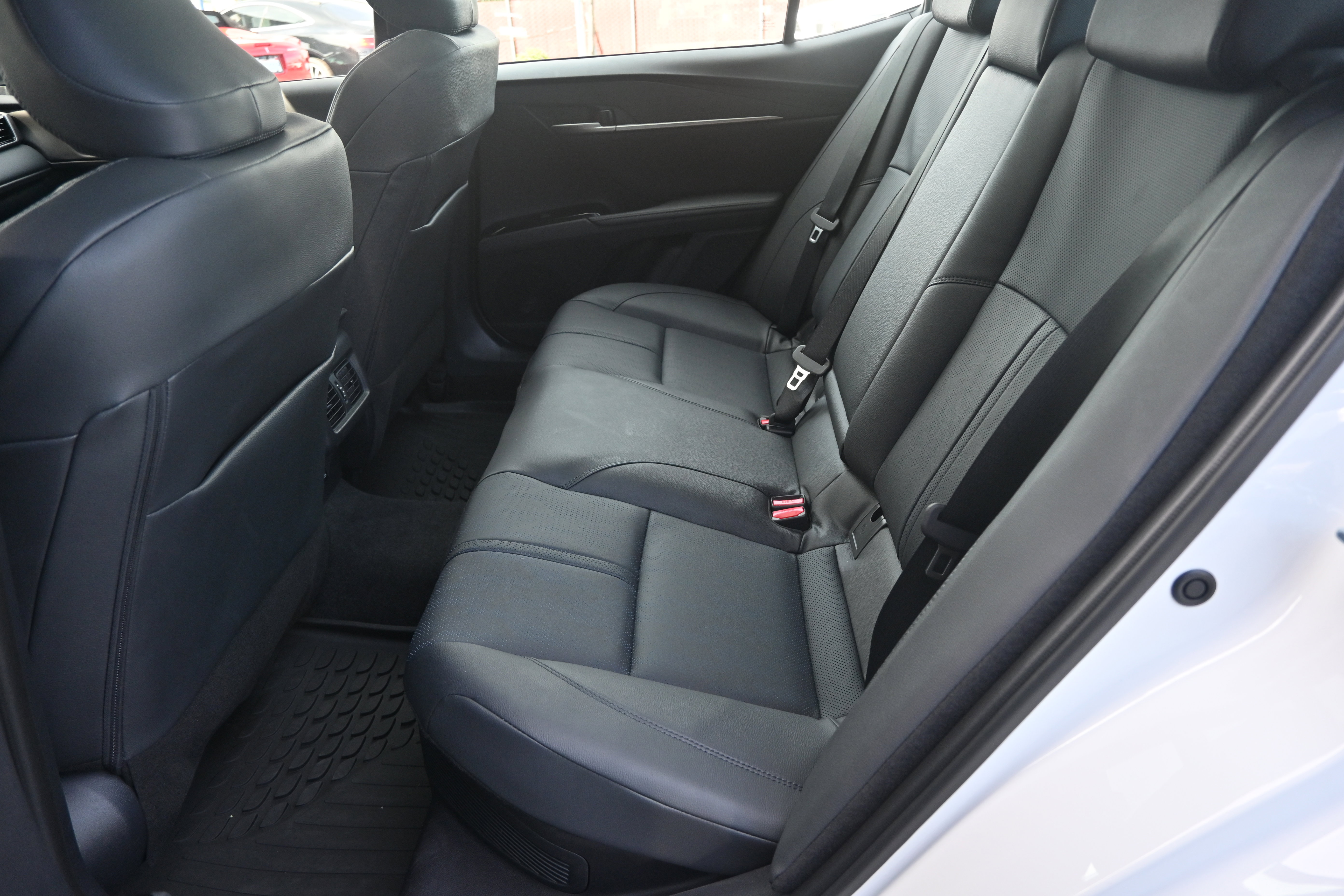 Used 2026 Toyota Camry Hybrid image 50