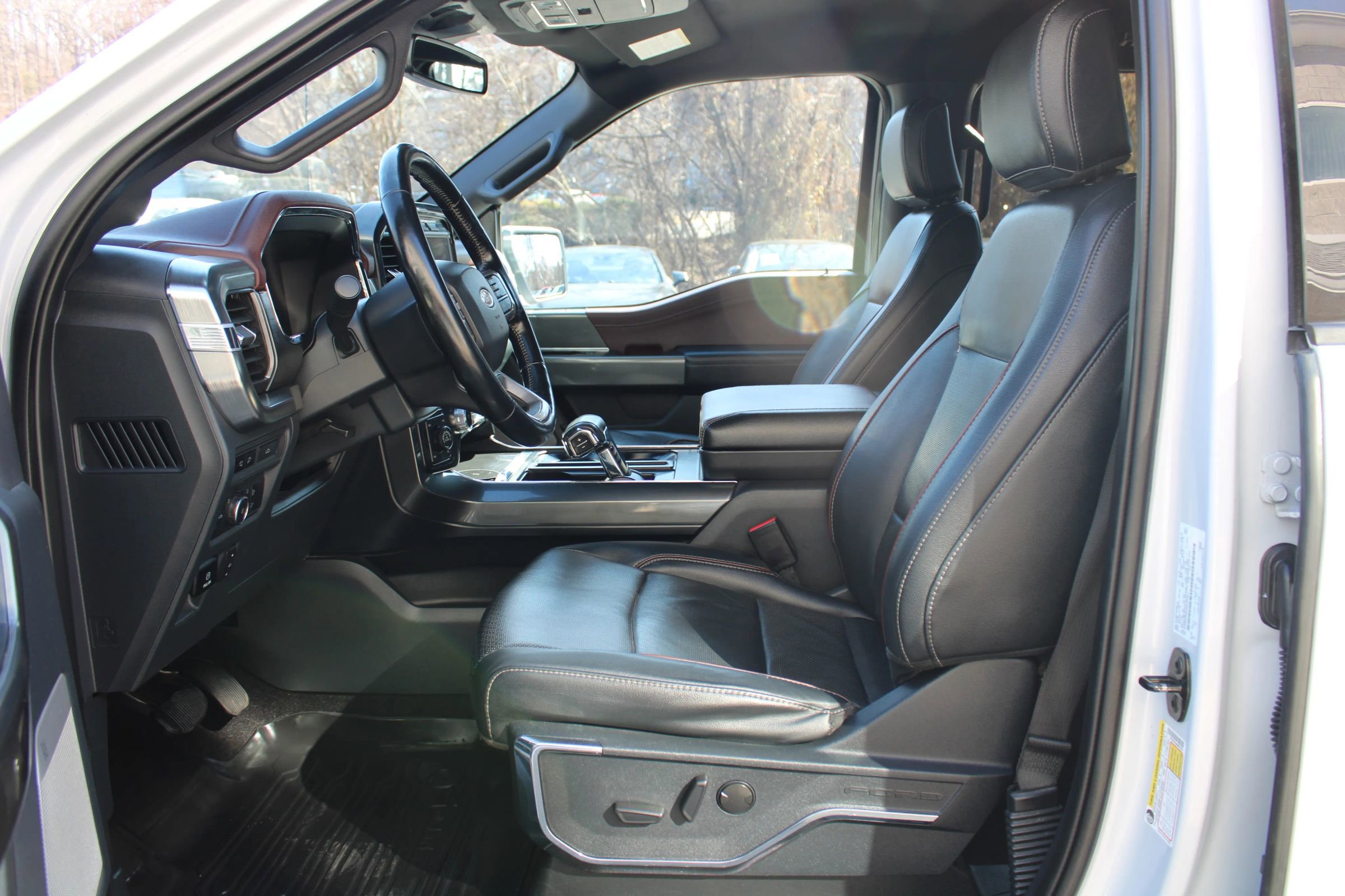 Used 2022 Ford F150 Lariat w/ Max Trailer Tow Package image 21