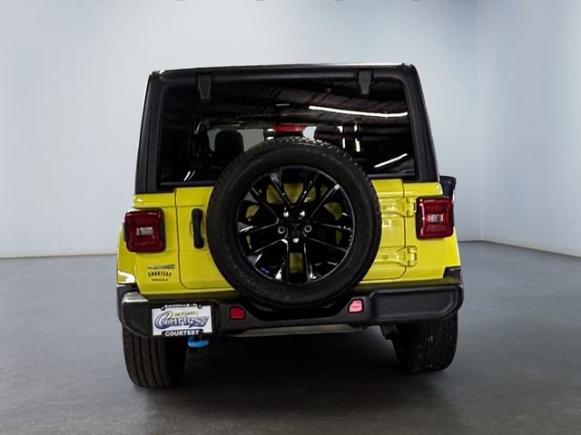Used 2022 Jeep Wrangler Unlimited Sahara w/ Cold Weather Group image 4