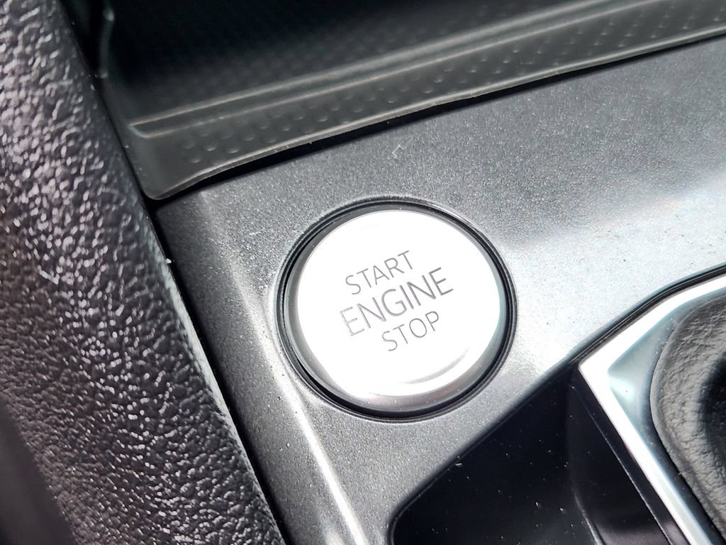 Certified 2024 Volkswagen Tiguan SE R-Line w/ MDO Package, Two-Row AWD/4WD image 21