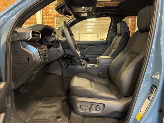 Used 2025 Toyota 4Runner TRD Off-Road Premium image 14