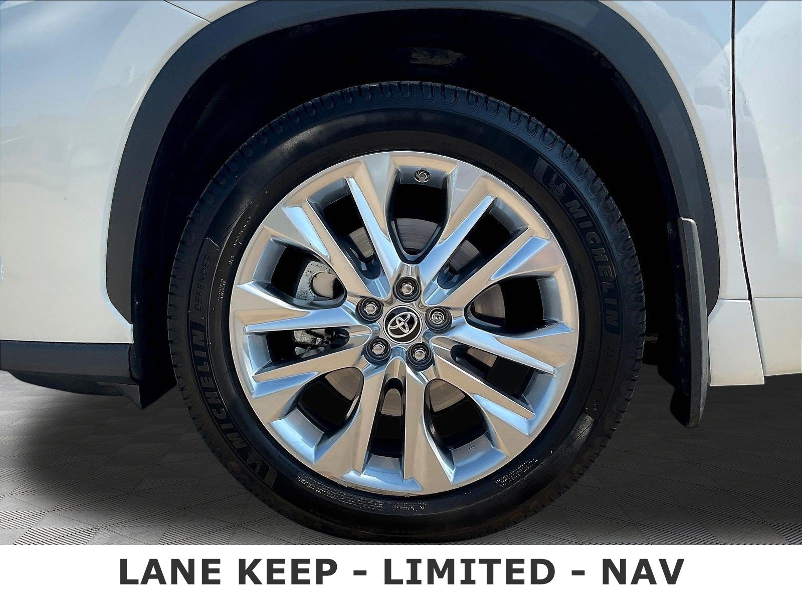 Used 2021 Toyota Highlander Limited AWD/4WD image 35