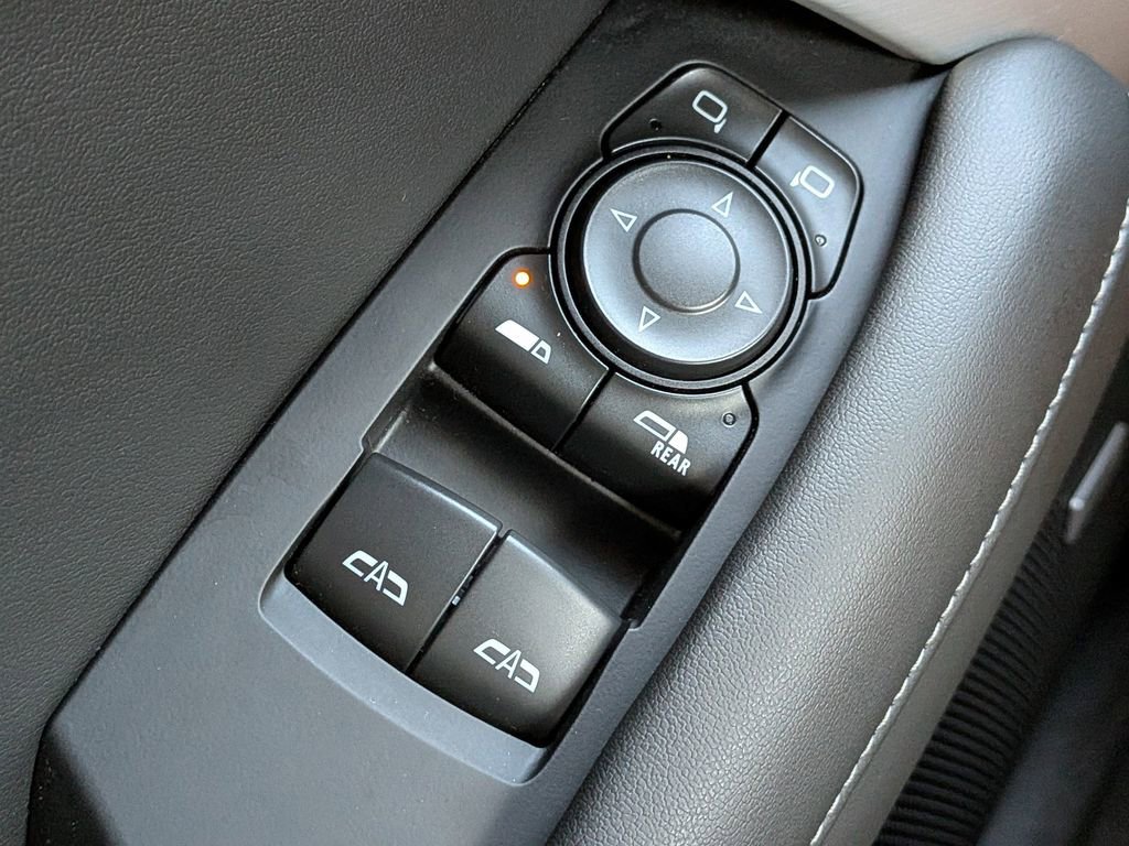 Used 2020 Chevrolet Camaro SS RWD image 23