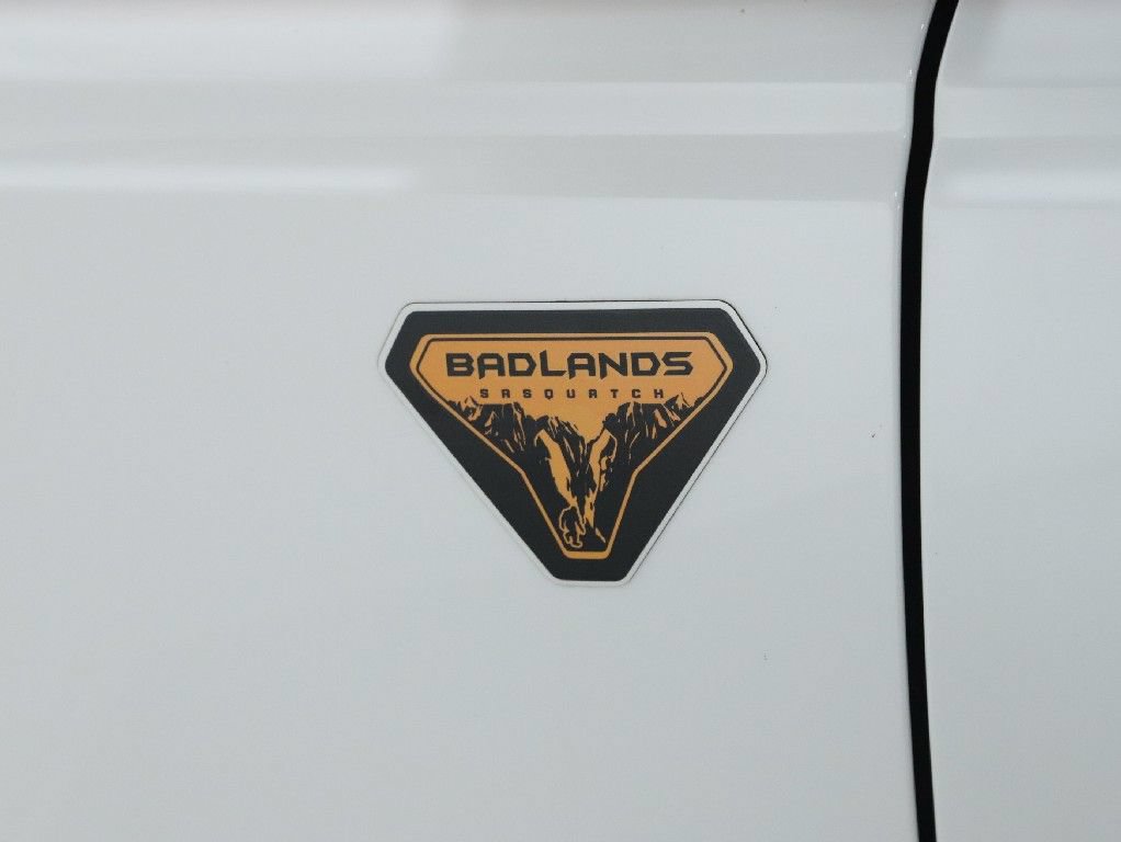 Used 2023 Ford Bronco Badlands w/ Sasquatch Package AWD/4WD image 38