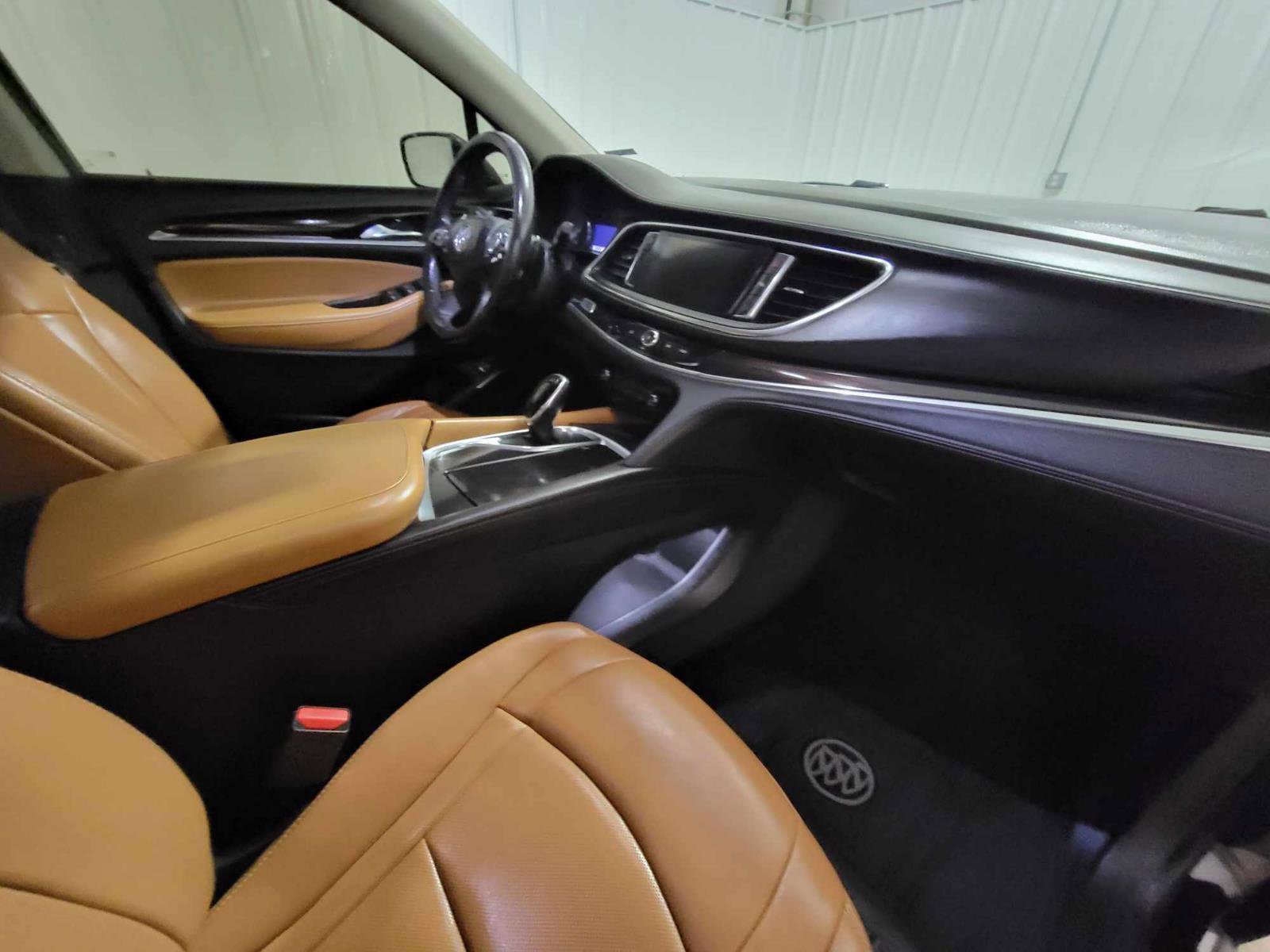 Used 2020 Buick Enclave Essence w/ Sport Touring Edition image 28