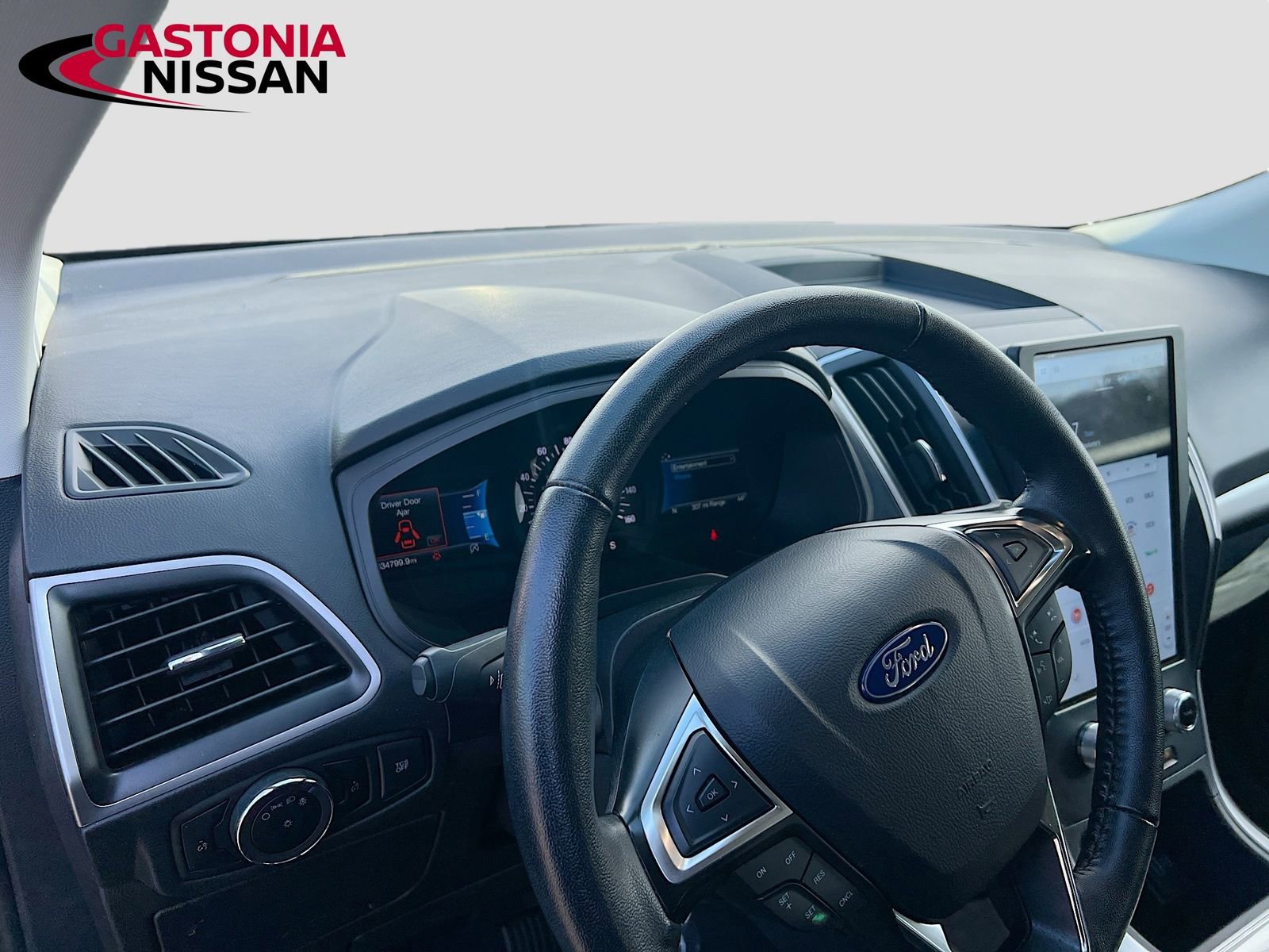 Used 2024 Ford Edge SEL image 11