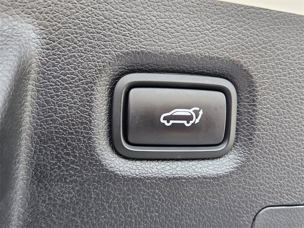 Used 2023 Hyundai Santa Fe SEL image 12