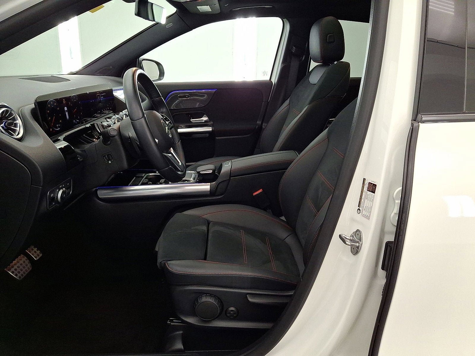 Used 2022 Mercedes-Benz GLA 250 4MATIC image 11