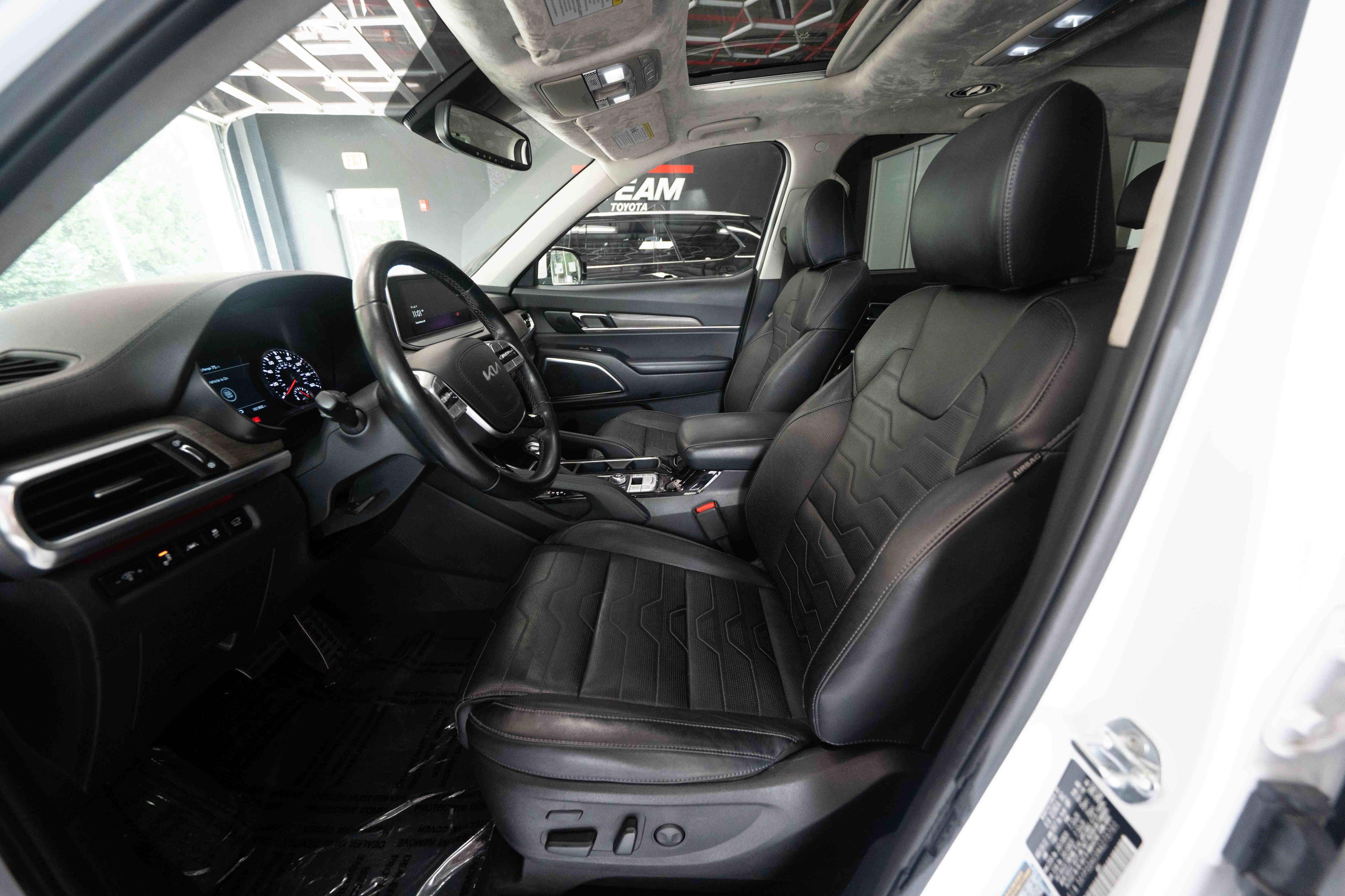Used 2022 Kia Telluride SX w/ SX Prestige Package AWD/4WD image 9