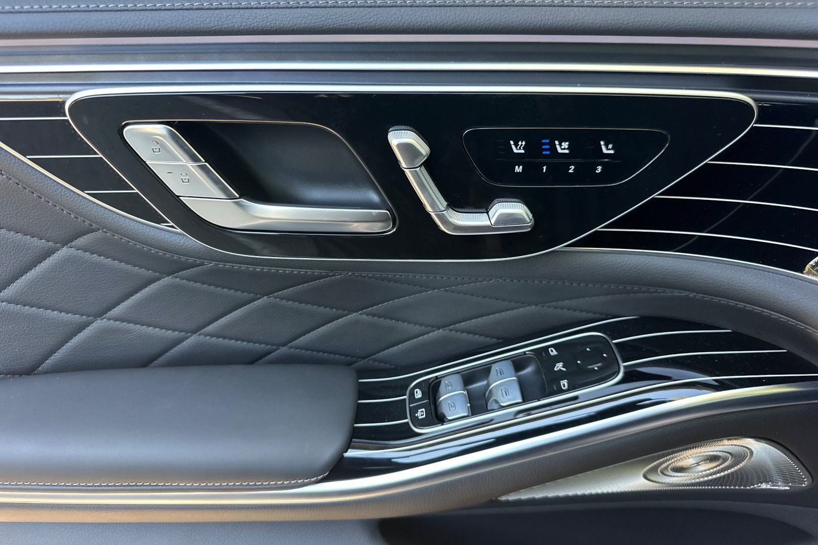 New 2027 Mercedes-Benz S 580 4MATIC Sedan image 13