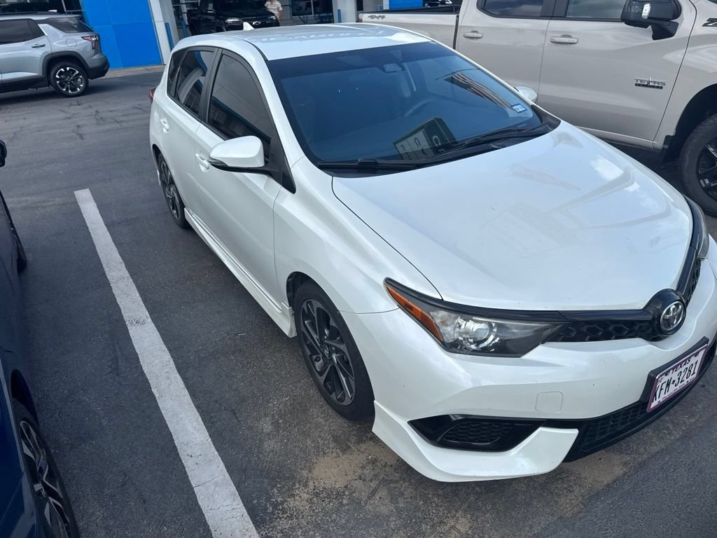 Used 2017 Toyota Corolla iM FWD image 3