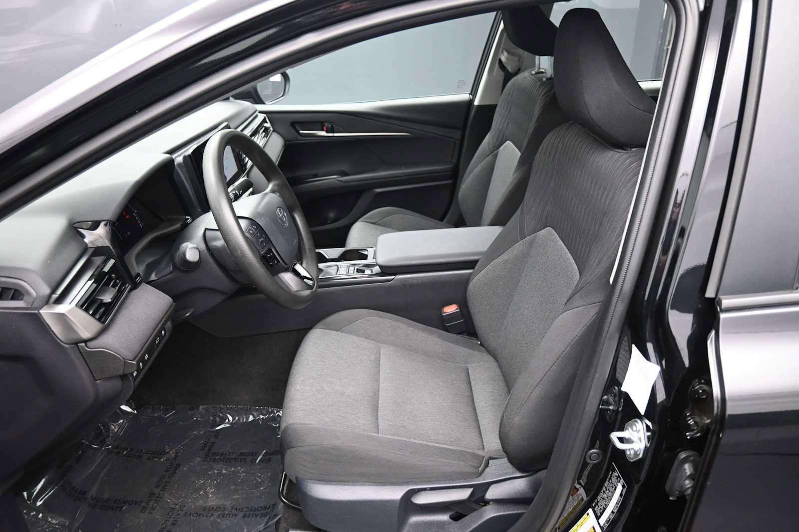 Used 2026 Toyota Camry LE FWD image 17