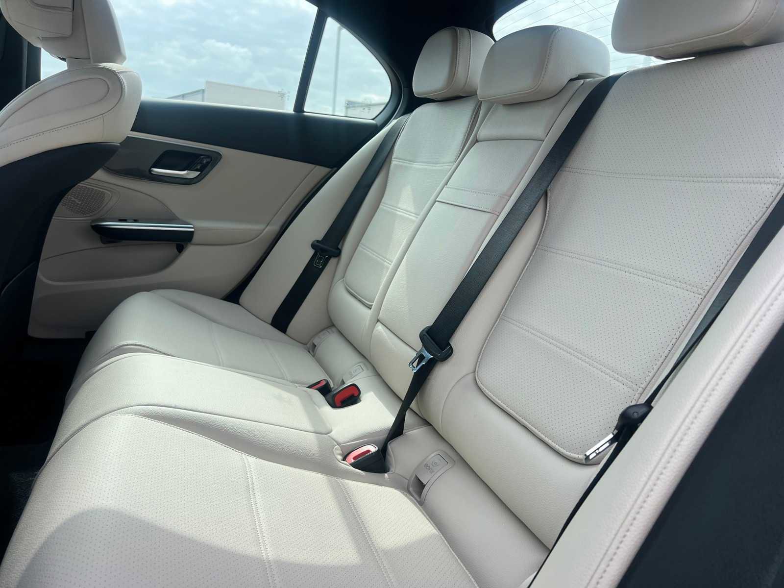 Used 2025 Mercedes-Benz C 300 Sedan image 24