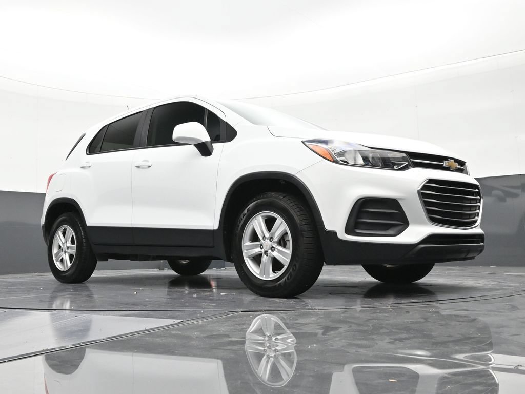 Used 2021 Chevrolet Trax LS AWD/4WD image 26