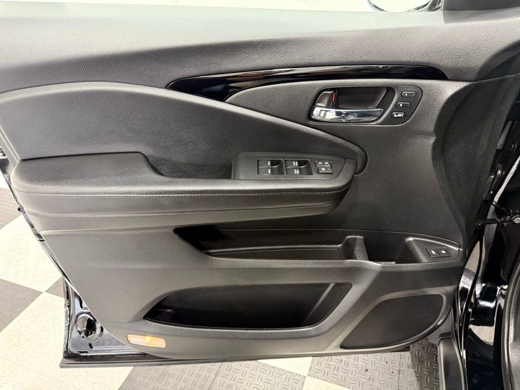 Used 2021 Honda Pilot Elite image 14